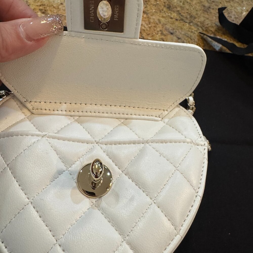 Chanel Lambskin Quilted CC In Love Heart Clutch With White Chain - Picture 13 of 16